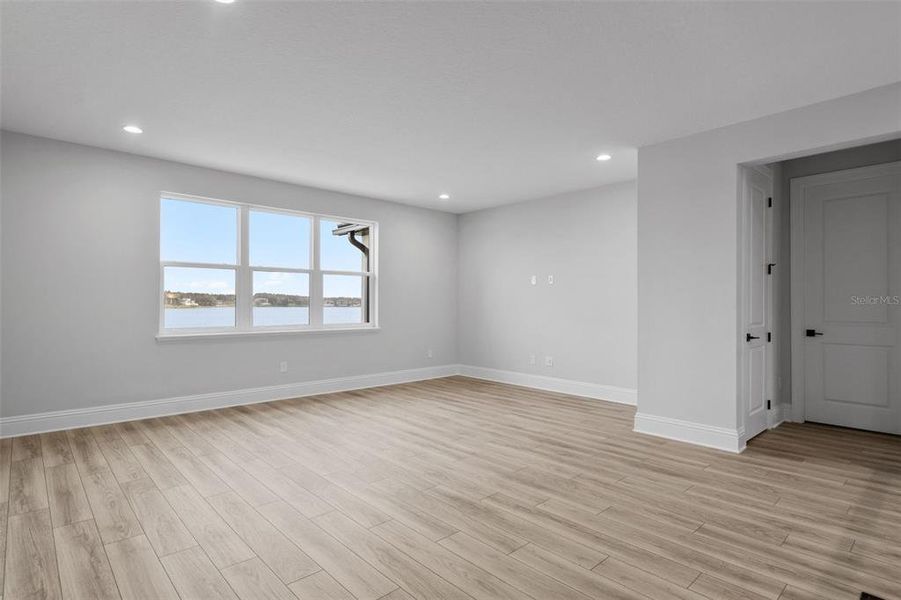 Spacious, unfurnished interior of a new home in , Montverde (Image 15).