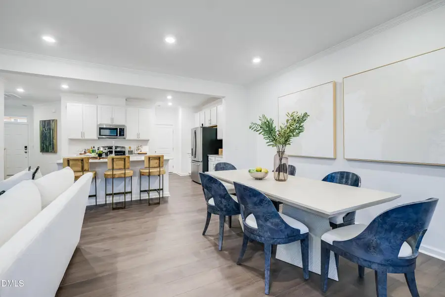 SUN_StellaView_Pic_Coleman_Dining_2of2