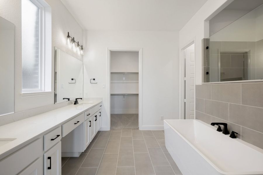 Furnished interior view inside a new home in Cambridge Crossing, Celina (Image 9).