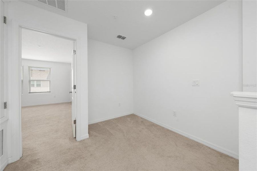 Spacious, unfurnished interior of a new home in , St. Cloud (Image 22).