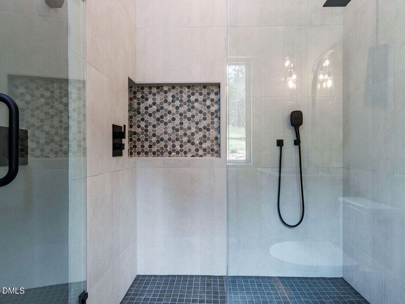 032-1280x960-bathroom