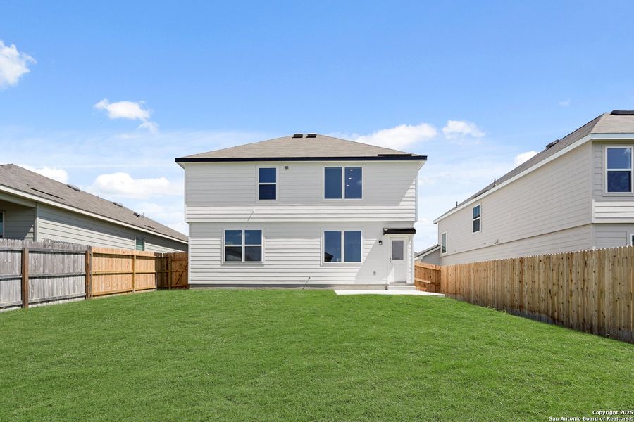Exterior details and patio area of a home in Cinco Lakes, San Antonio (Image 20). Exterior details and patio area of a home in Cinco Lakes, San Antonio (Image 20).