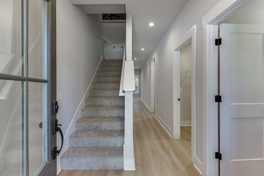 Spacious, unfurnished interior of a new home in , Jefferson (Image 33).