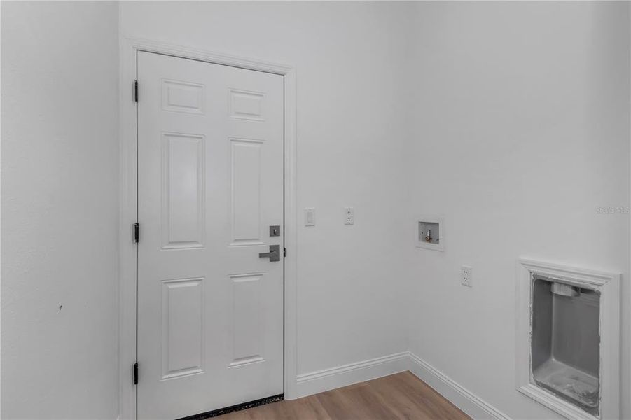 Spacious, unfurnished interior of a new home in , Ocala (Image 17).