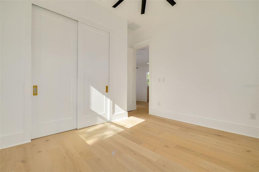 Spacious, unfurnished interior of a new home in , St. Petersburg (Image 23).