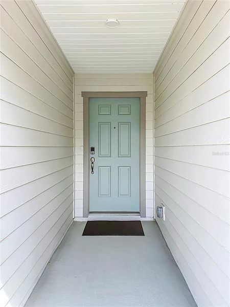 Exterior details and patio area of a home in , Jacksonville (Image 3).