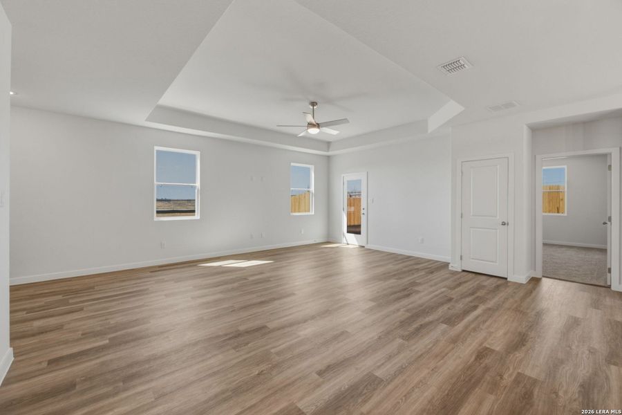 Spacious, unfurnished interior of a new home in , New Braunfels (Image 12).
