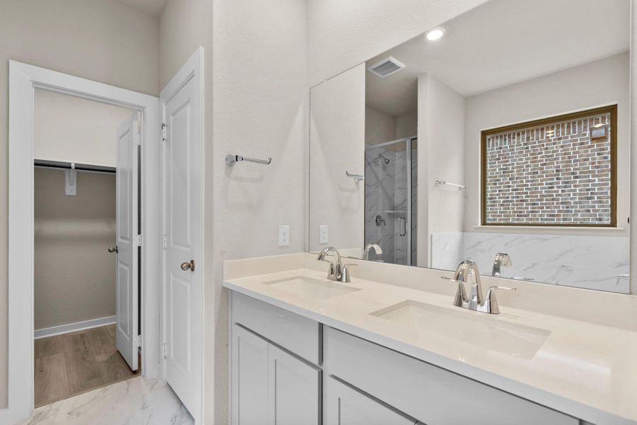 Furnished interior view inside a new home in Westridge Cove, Conroe (Image 11).