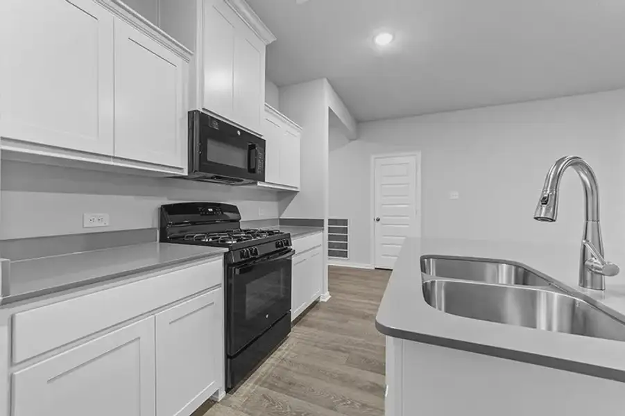 Representative furnished interior of a home built from the Knollwood by Cambridge Homes in Rolling Ridge, Van Alstyne (Image 8).