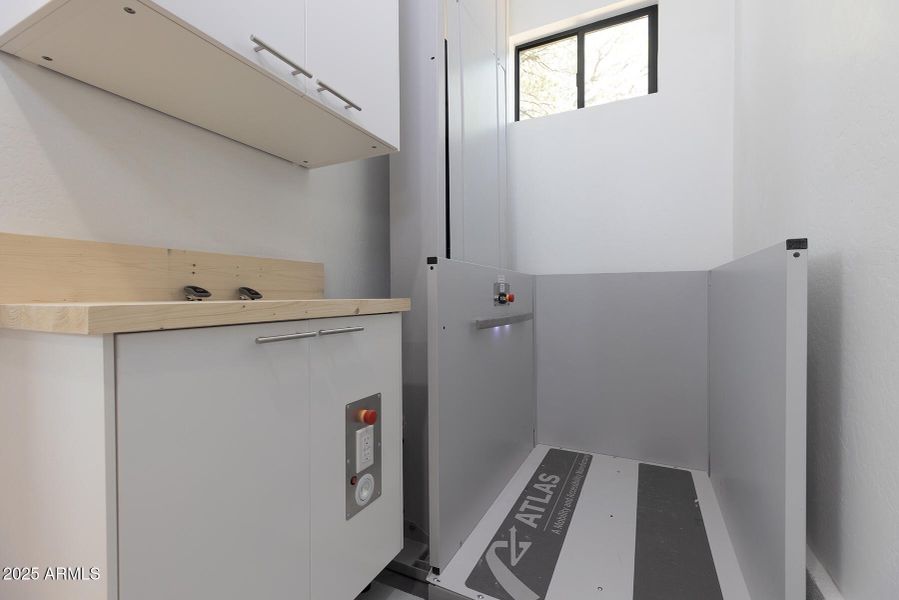 2943 E Lookout Ln (36) 2943 E Lookout Ln (36)