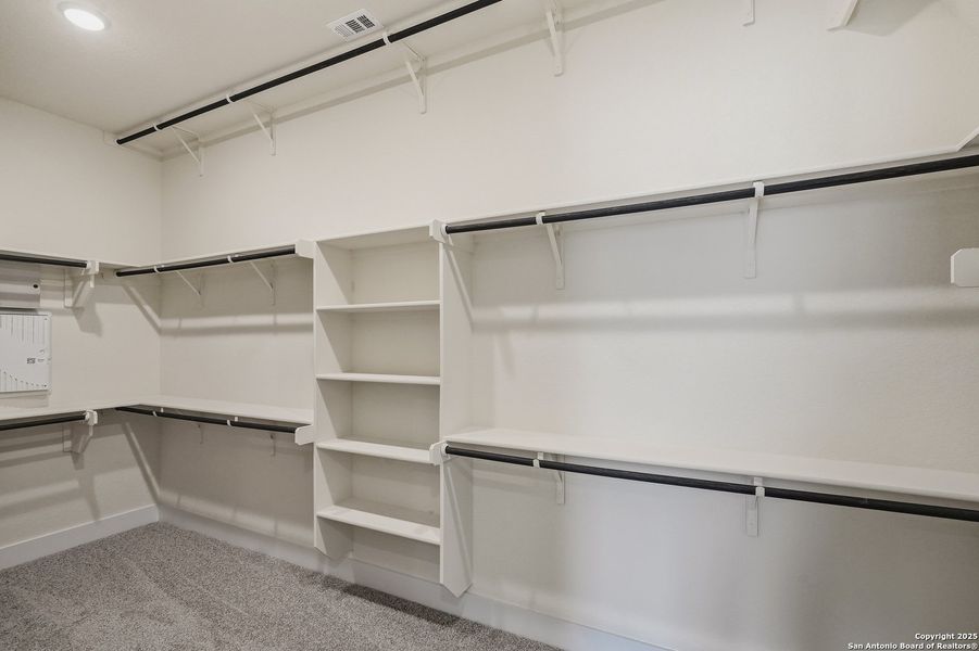 Spacious, unfurnished interior of a new home in Mesa Western, Cibolo (Image 32). Spacious, unfurnished interior of a new home in Mesa Western, Cibolo (Image 32).