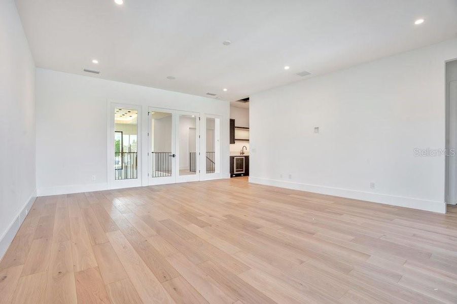 Spacious, unfurnished interior of a new home in , Windermere (Image 28).