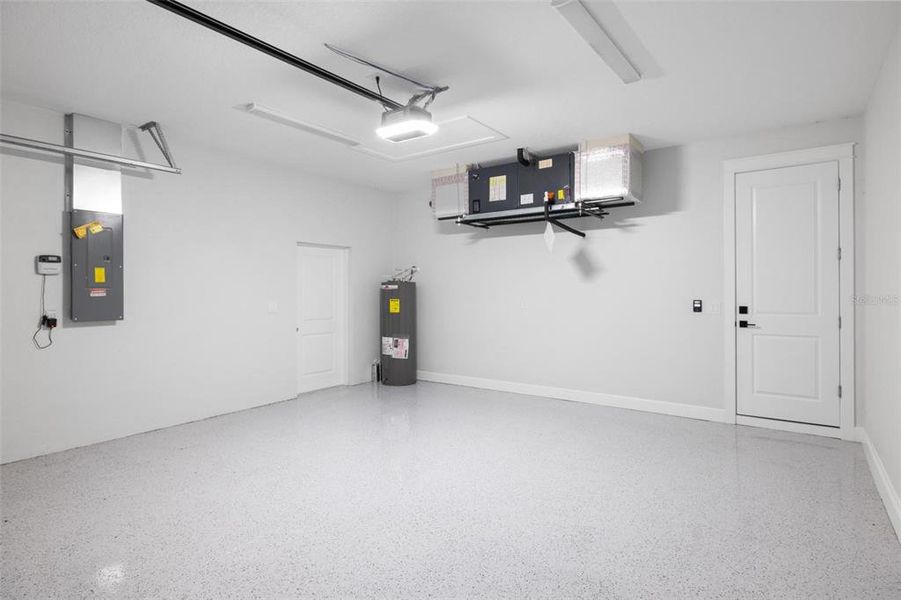 Spacious, unfurnished interior of a new home in , North Port (Image 28).