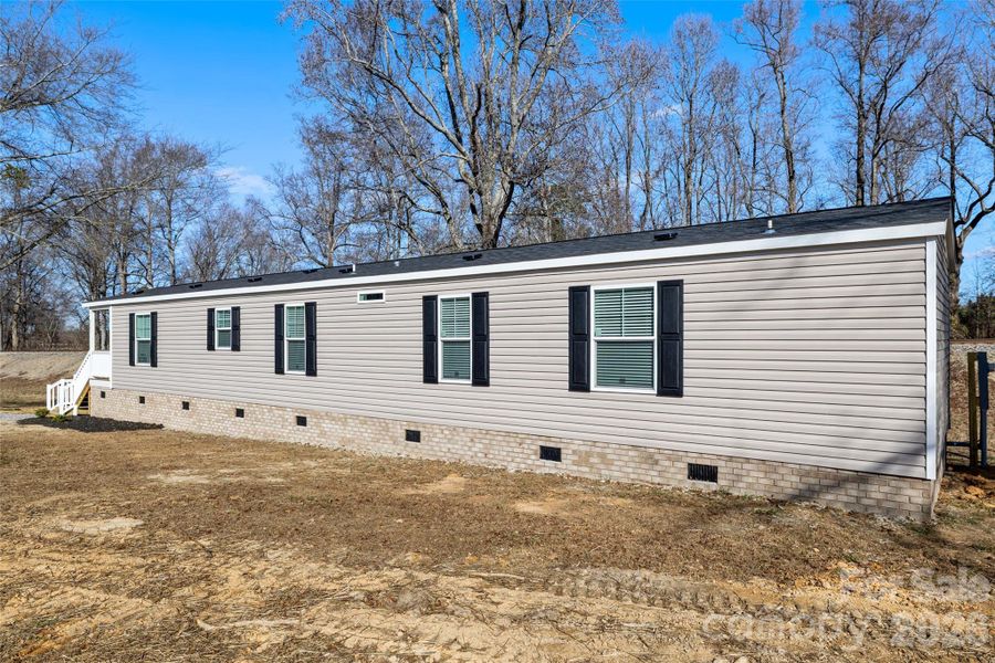 Exterior details and patio area of a home in , Heath Springs (Image 17).