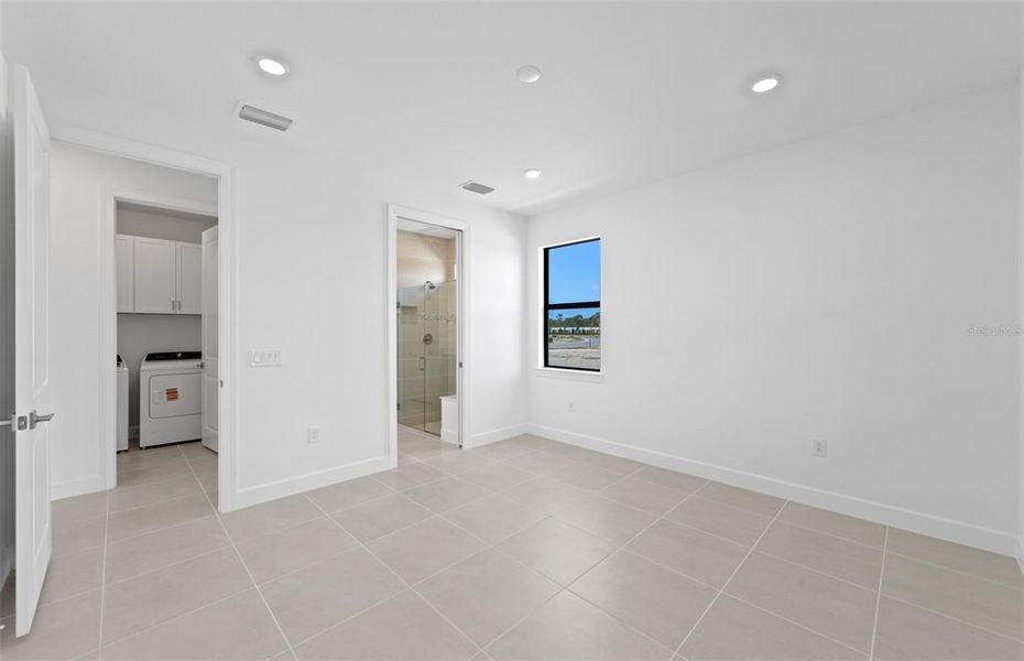 Spacious, unfurnished interior of a new home in Talon Preserve on Palmer Ranch, Nokomis (Image 26). Spacious, unfurnished interior of a new home in Talon Preserve on Palmer Ranch, Nokomis (Image 26).