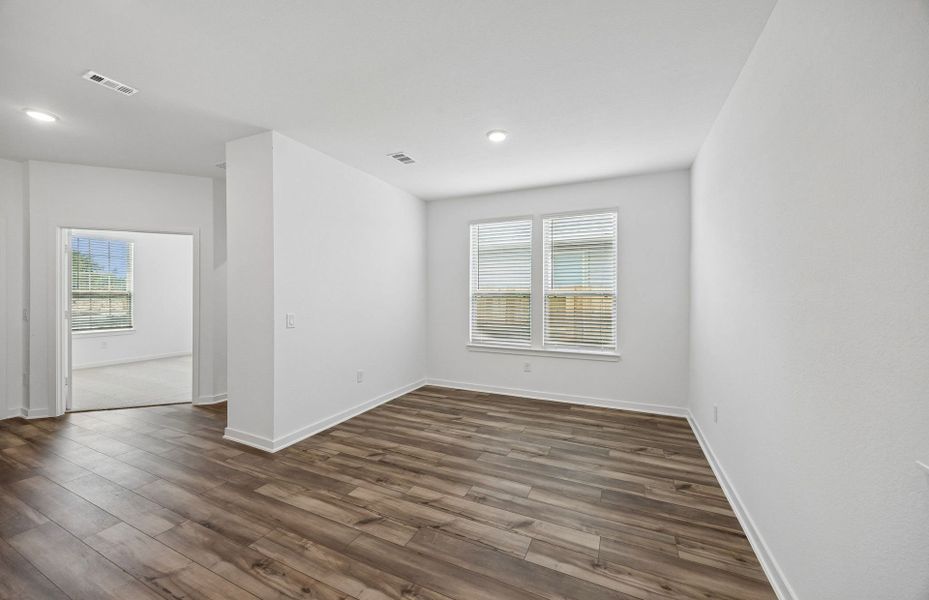 Spacious, unfurnished interior of a new home in Mavera, Conroe (Image 37).