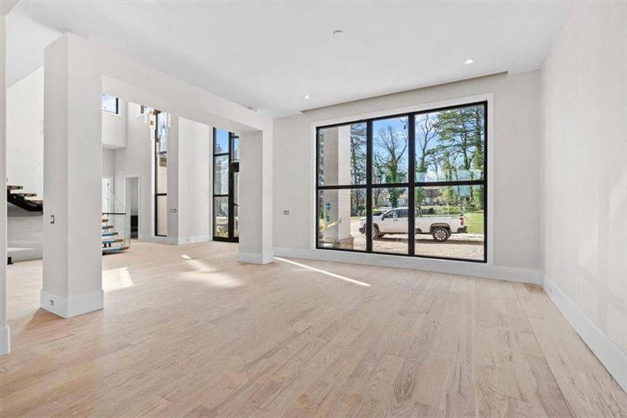 Spacious, unfurnished interior of a new home in , Marietta (Image 37).