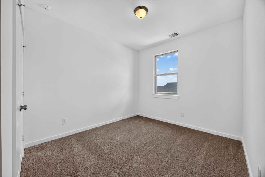 Spacious, unfurnished interior of a new home in La Segarra 40', Brookshire (Image 31).