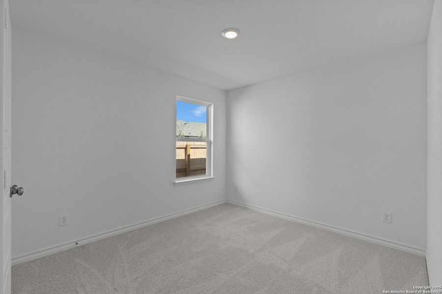 Spacious, unfurnished interior of a new home in The Overlook at Creekside, New Braunfels (Image 25).