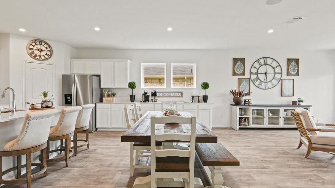 Furnished interior view inside a new home in Lake Conroe Cove, Willis (Image 10).