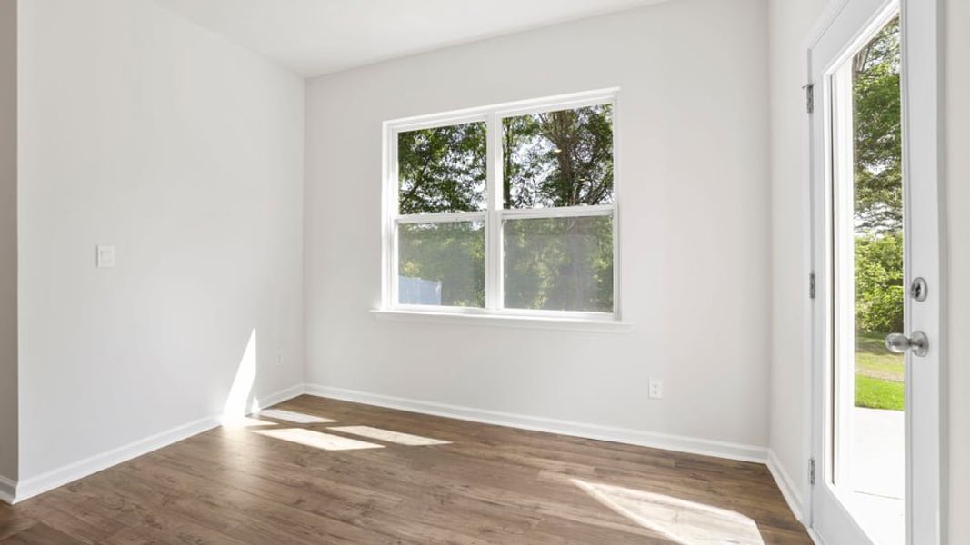 Spacious, unfurnished interior of a new home in Sage Grove, Lyman (Image 24).