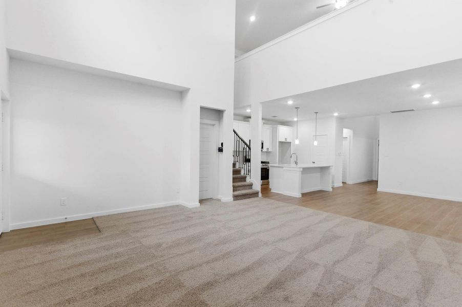Spacious, unfurnished interior of a new home in , Iowa Colony (Image 34).