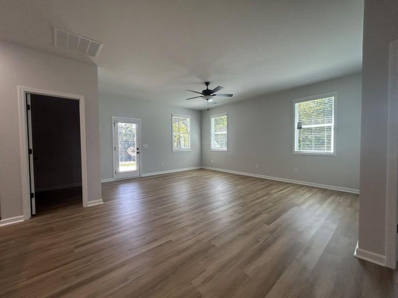 Spacious, unfurnished interior of a new home in , Commerce (Image 8).