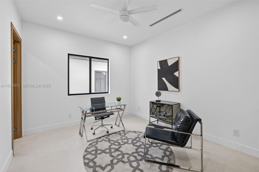 Furnished interior view inside a new home in , Fort Lauderdale (Image 34).