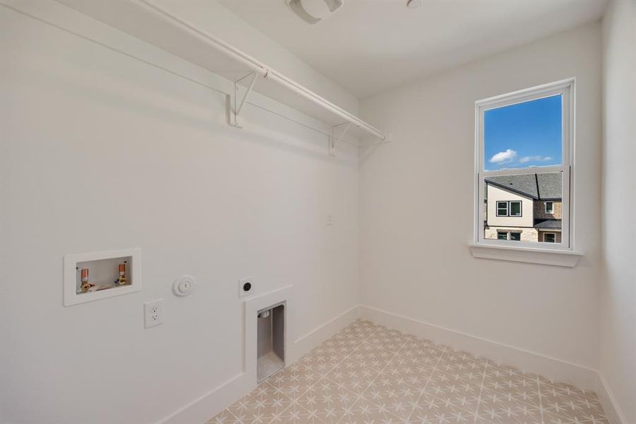 Spacious, unfurnished interior of a new home in , Rowlett (Image 14). Spacious, unfurnished interior of a new home in , Rowlett (Image 14).