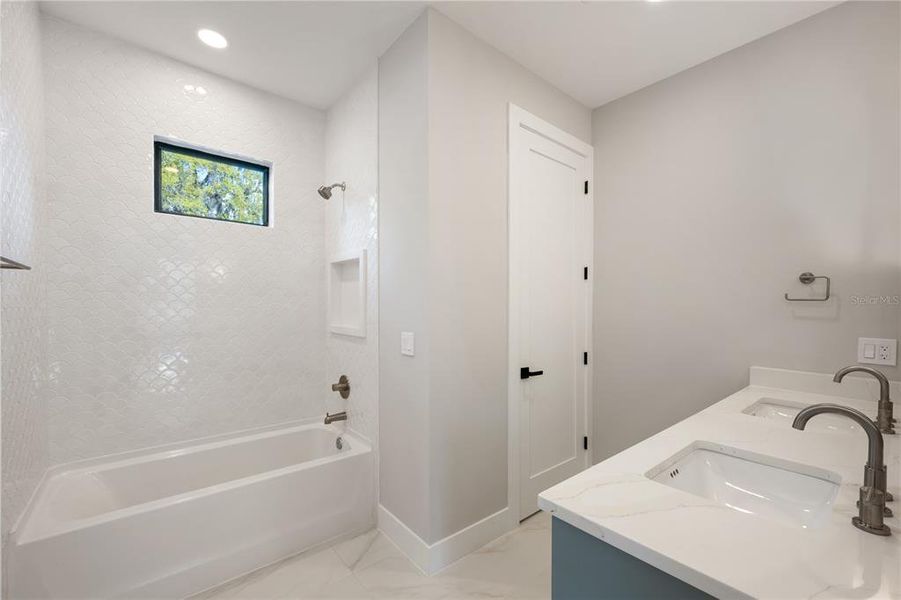 Furnished interior view inside a new home in College Park, Orlando (Image 17).