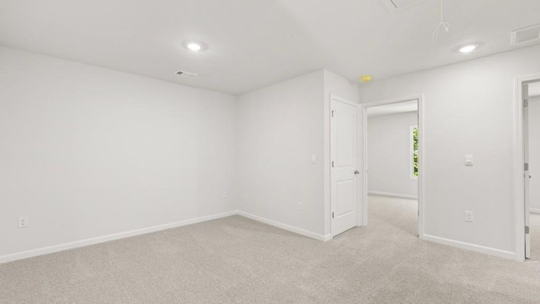 Spacious, unfurnished interior of a new home in Falcon Landing, Gainesville (Image 22). Spacious, unfurnished interior of a new home in Falcon Landing, Gainesville (Image 22).