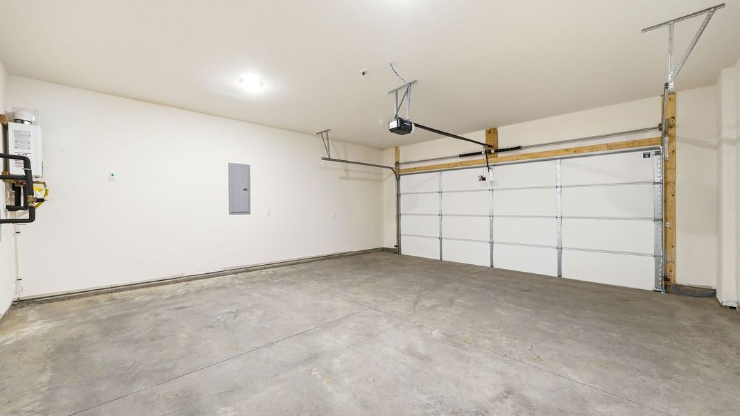 Spacious, unfurnished interior of a new home in Fieldcrest Acres, Blountville (Image 26). Spacious, unfurnished interior of a new home in Fieldcrest Acres, Blountville (Image 26).