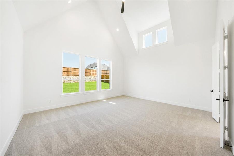 Spacious, unfurnished interior of a new home in Winding Creek, Rockwall (Image 30).