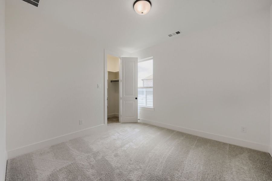 9904 Oak Glade - Bedroom