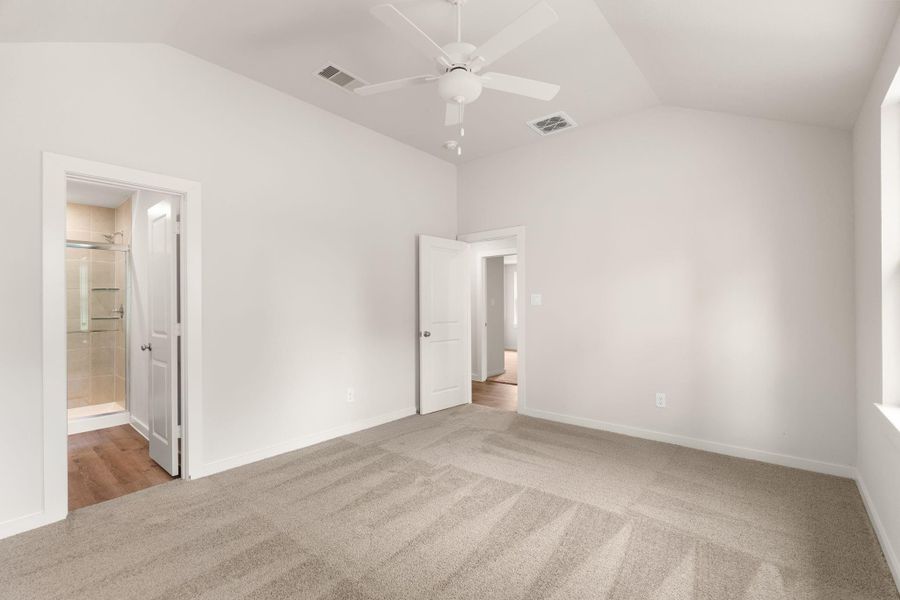Spacious, unfurnished interior of a new home in Santa Fe, Cleveland (Image 24).
