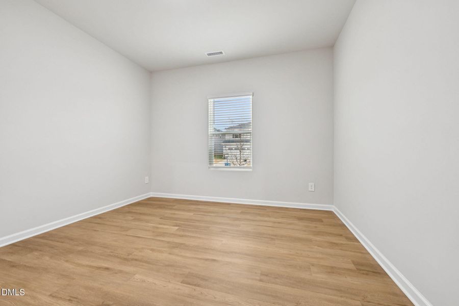 13-web-or-mls-Raleigh - Oak Manor - 536