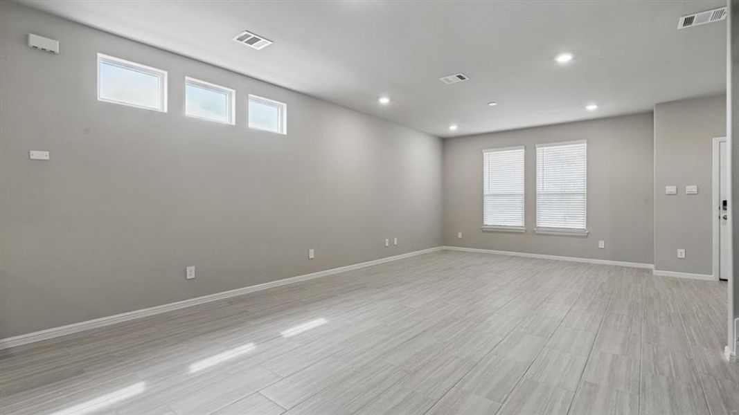 Spacious, unfurnished interior of a new home in Orchard Village, Fort Worth (Image 32). Spacious, unfurnished interior of a new home in Orchard Village, Fort Worth (Image 32).