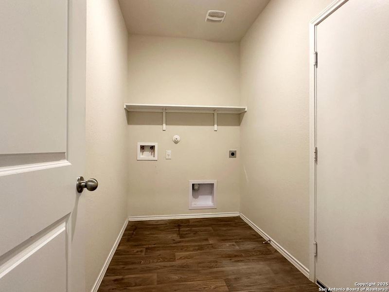 Image 33 of a home in Stoney Creek. Image 33 of a home in Stoney Creek.