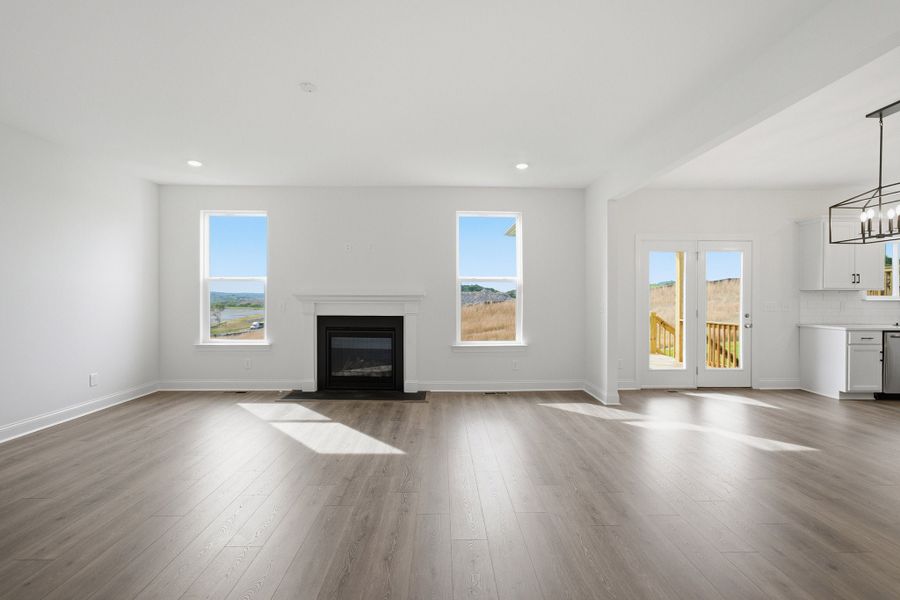 Spacious, unfurnished interior of a new home in McCain's Station, Gallatin (Image 27).