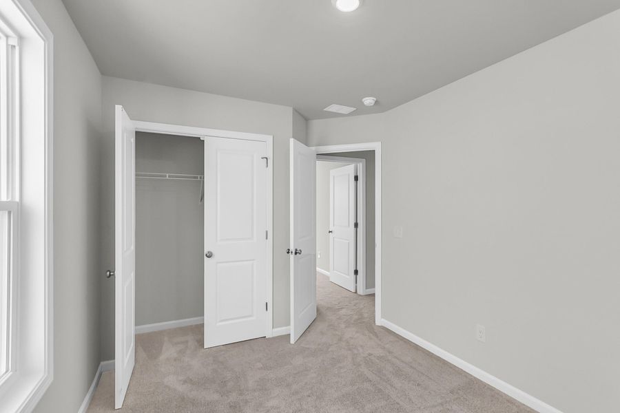 Spacious, unfurnished interior of a new home in Central Creek, Goose Creek (Image 32).