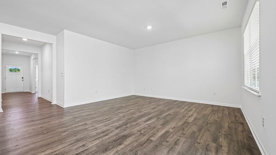 Spacious, unfurnished interior of a new home in The Villas at Laurel Oaks, Sanford (Image 19).