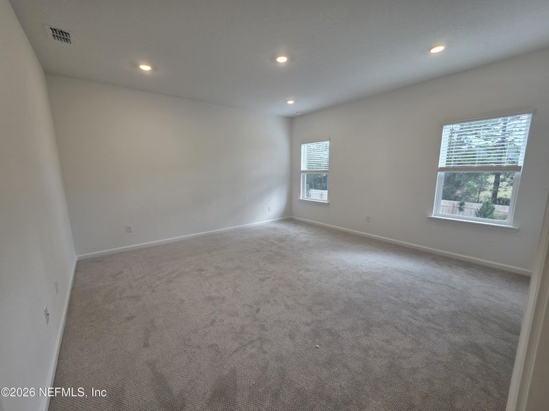 Spacious, unfurnished interior of a new home in Hyland Trail, Green Cove Springs (Image 21).