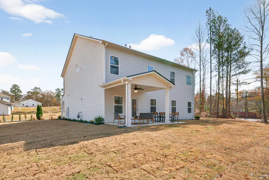 Exterior details and patio area of a home in Jones Ridge, Dallas (Image 3).