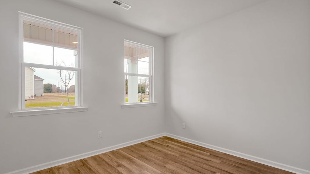 Spacious, unfurnished interior of a new home in Grayson Park, Leland (Image 14).
