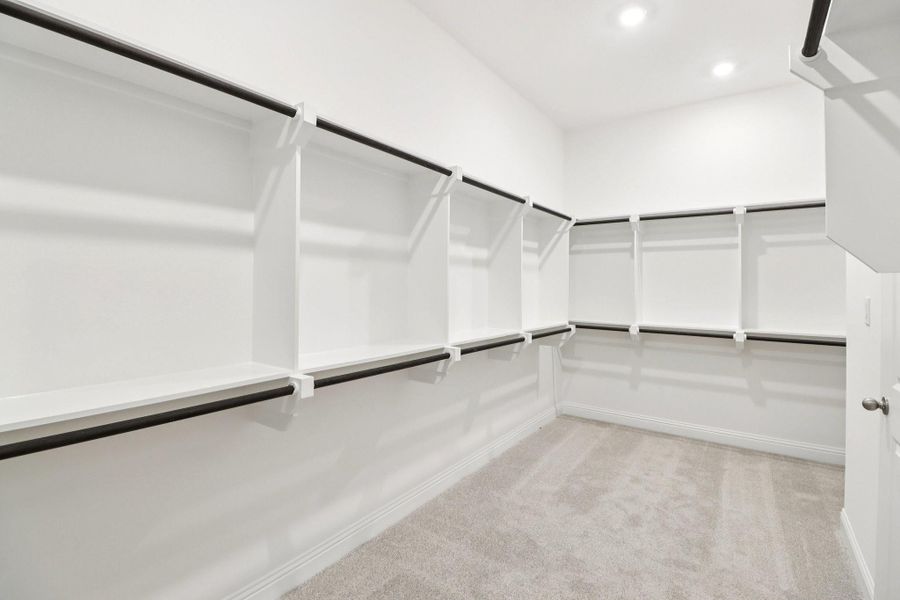 Spacious, unfurnished interior of a new home in Evergreen 60', Conroe (Image 27).