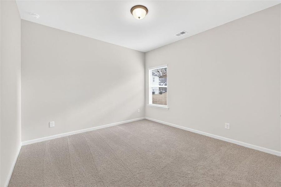 Spacious, unfurnished interior of a new home in Garrett Preserve, Douglasville (Image 13).