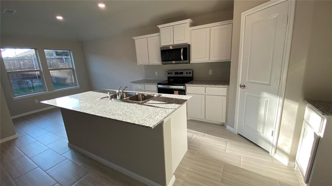 Furnished interior view inside a new home in Meadowbrook Estates, Cleburne (Image 8). Furnished interior view inside a new home in Meadowbrook Estates, Cleburne (Image 8).