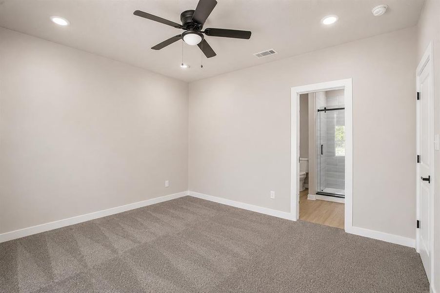 Spacious, unfurnished interior of a new home in , Bridgeport (Image 22).