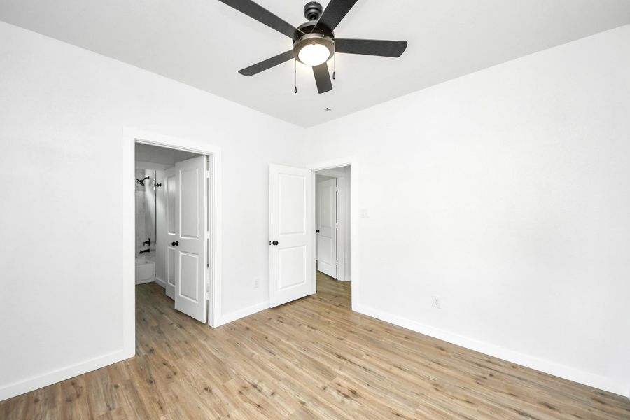 Spacious, unfurnished interior of a new home in , Houston (Image 18).