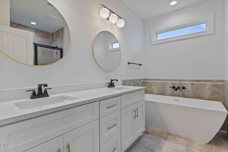 22-web-or-mls-AZ3A3725